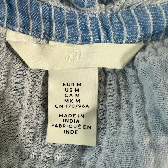 H&M Sky Blue Crinkle Blouse - Picture 2 of 3